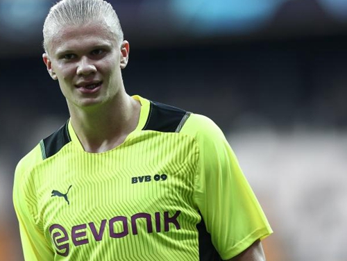 记者：为备战世界杯将继续留在墨超，J罗正与美洲狮队谈判