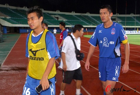 世俱杯末轮形势：2组或陷连环套 谨防对攻做局（世俱杯末轮前瞻：两组或陷连环博弈，警惕对攻诱局）