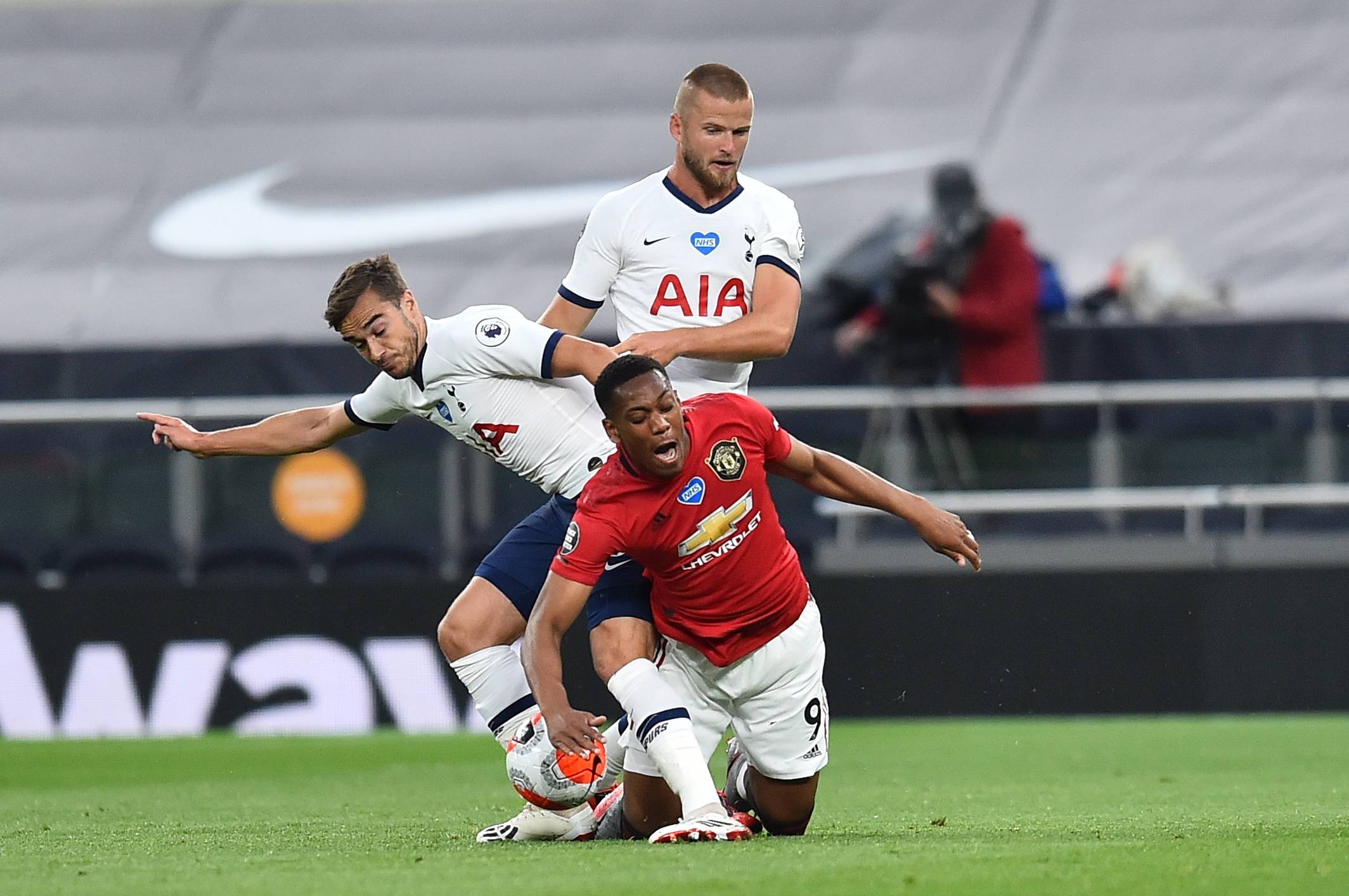 福克斯：哈珀和卡斯尔非常无私，我们还有更大的目标要去实现