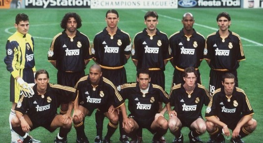 英超前瞻：切尔西vs阿森纳，榜一直面榜二展开6分大战（英超前瞻：切尔西对阵阿森纳，榜首与次席上演6分对决）