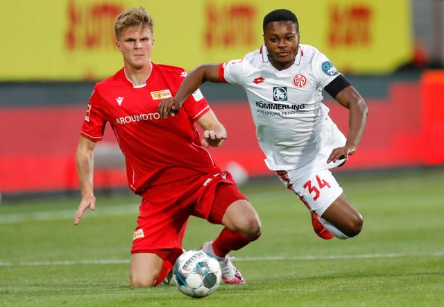 库尔图瓦昨夜对利物浦扑救8次，欧冠生涯仅次于22年决赛的9次（库尔图瓦昨夜战利物浦完成8次扑救，欧冠生涯第二高纪录，仅逊2022年决赛的9次）