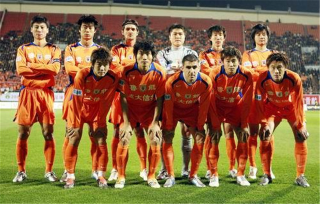 2025／26赛季俱乐部引援花费排名：利物浦以4.83亿欧的引援费用排名第一，英超俱乐部多达9家（2025／26赛季引援支出榜：利物浦以4.83亿欧居首，英超球队占据9席）