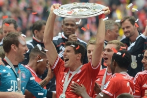 巴萨对阵贝蒂斯大名单：德容、费尔明回归，奥尔莫缺阵