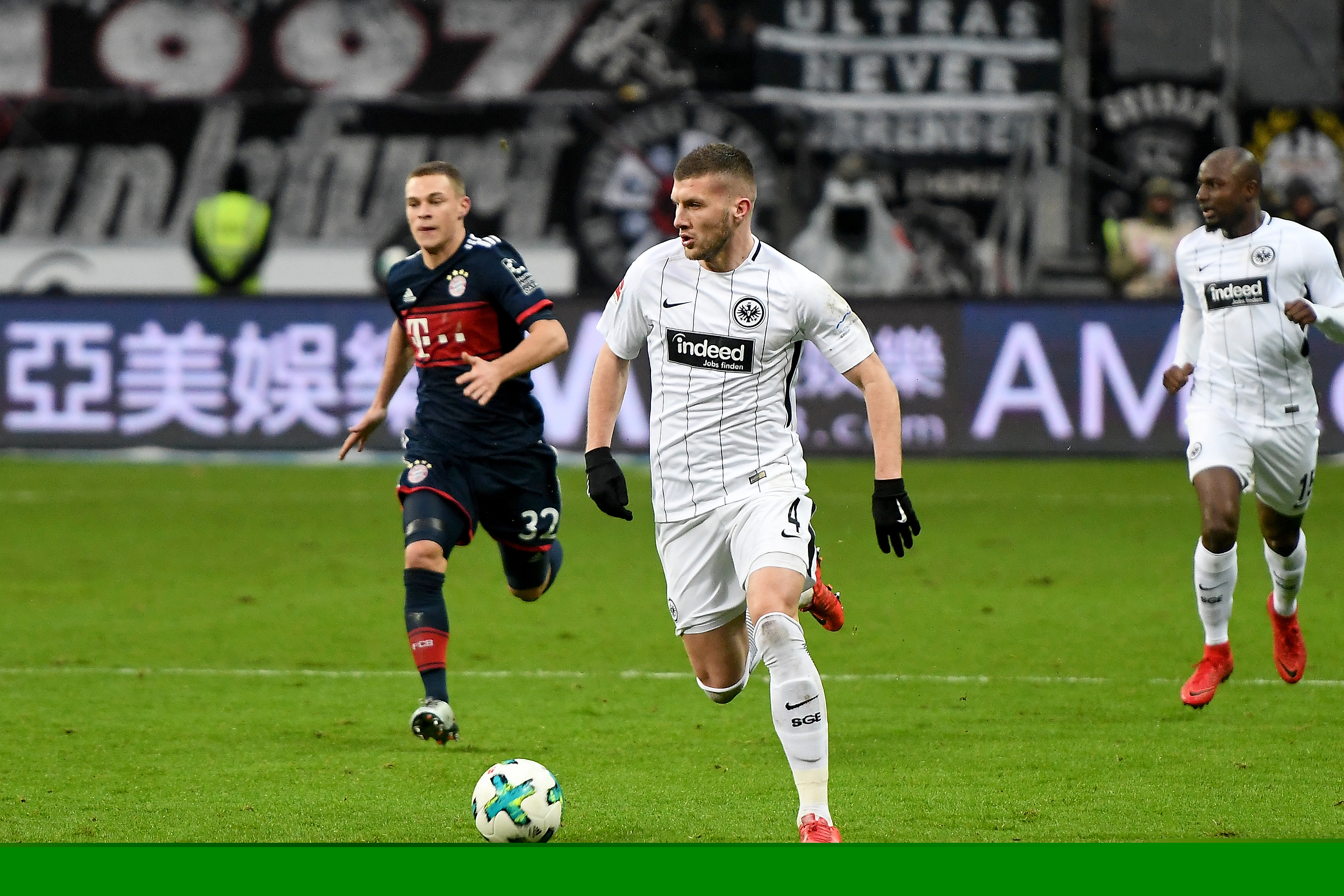 篮球勇士替补球员出色发挥获赞