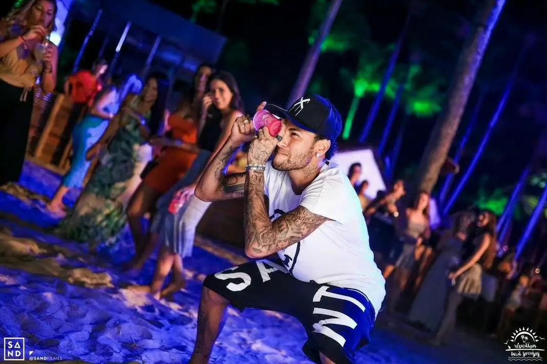 一场3-0让西甲争冠格局大乱，前2只差1分，姆巴佩追平C罗神纪录