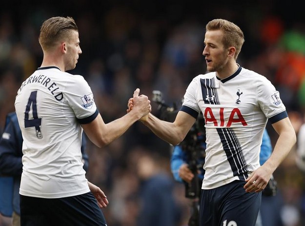 2025上海明日之星冠军杯足球赛圆满落幕，颁奖仪式进行