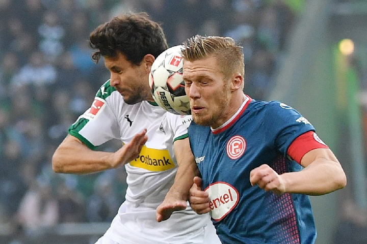 欧冠半场：马尤鲁失良机，巴黎暂0-0毕尔巴鄂竞技（欧冠半场：马尤鲁错失良机，巴黎与毕尔巴鄂竞技暂时0-0）