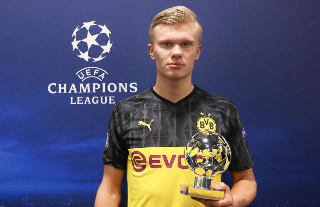 查理·哈迪（Charlie Hardy）等待5个月后终于签约曼联。