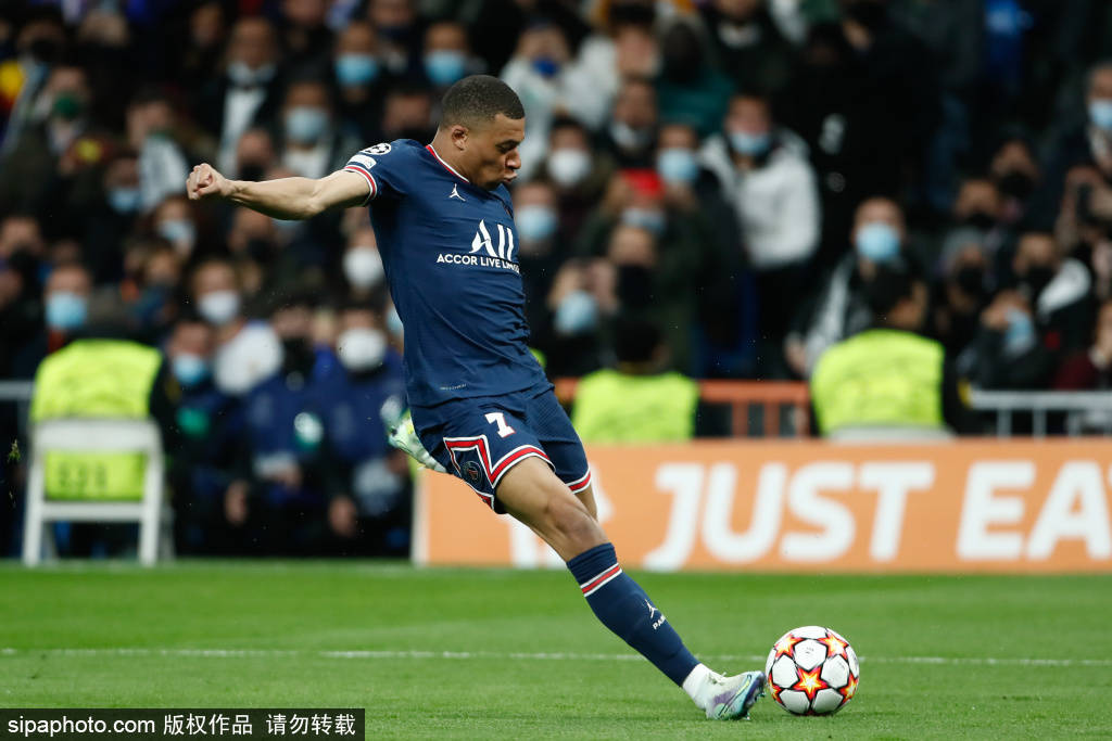 斯凯利晒穿齐达内、博格巴尤文球衣照，尤文球迷留言“快来”