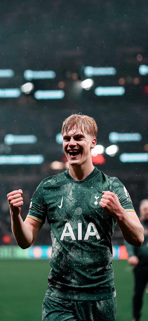 齐达内空降上海！回应 “齐玄宗” 标签，揭秘欧冠三连真相（齐达内现身上海，回应“齐玄宗”外号，解码欧冠三连背后的故事）