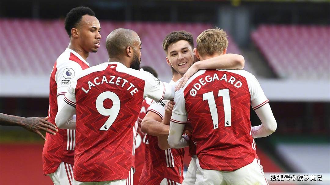 热议成都平神户：虽有遗憾但值得尊重，给中超挣脸没得黑（成都战平神户引热议：有憾仍可敬，为中超长脸无可指摘）