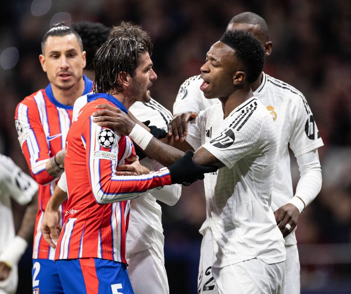 18岁210天，杨铭锐超越朱鹏宇成为英博最年轻的中超进球球员（18岁210天，杨铭锐打破朱鹏宇纪录，成英博队史最年轻中超进球者）