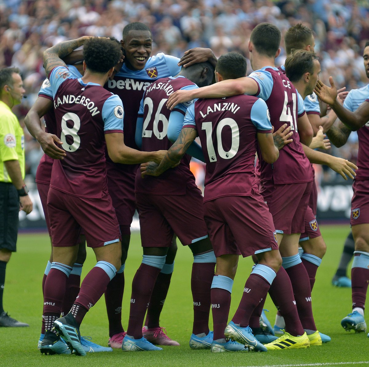 尤文vs乌迪内斯：伊尔迪兹、乔纳森-戴维首发，麦肯尼出战